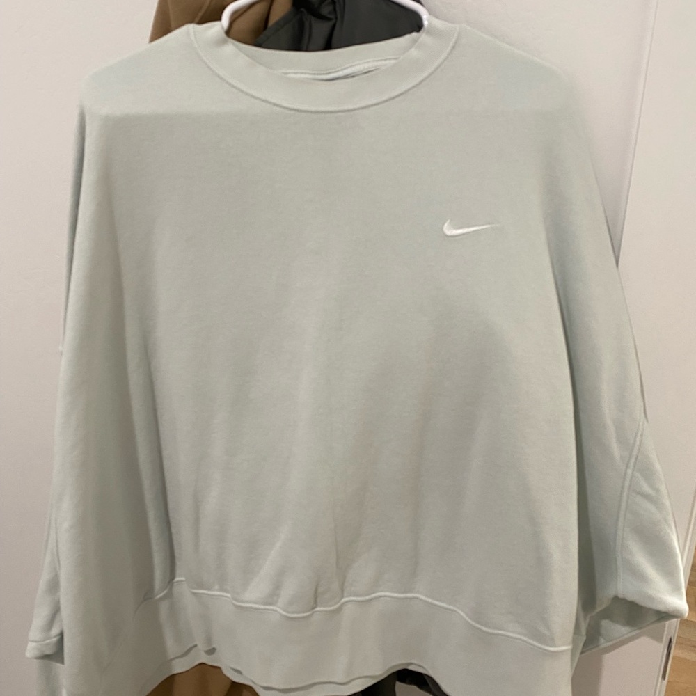 XXL size Nike sweater. Oversized fit.